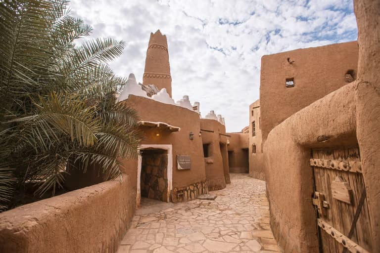 الرياض: رحلة شقراء وأشيقر التاريخية