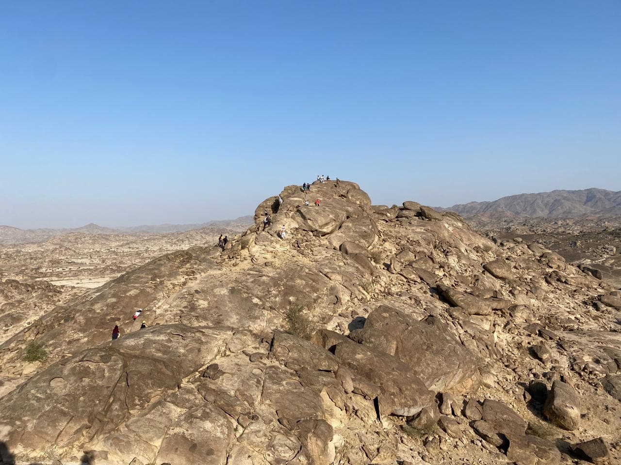 قمة الوعي على الأقدام